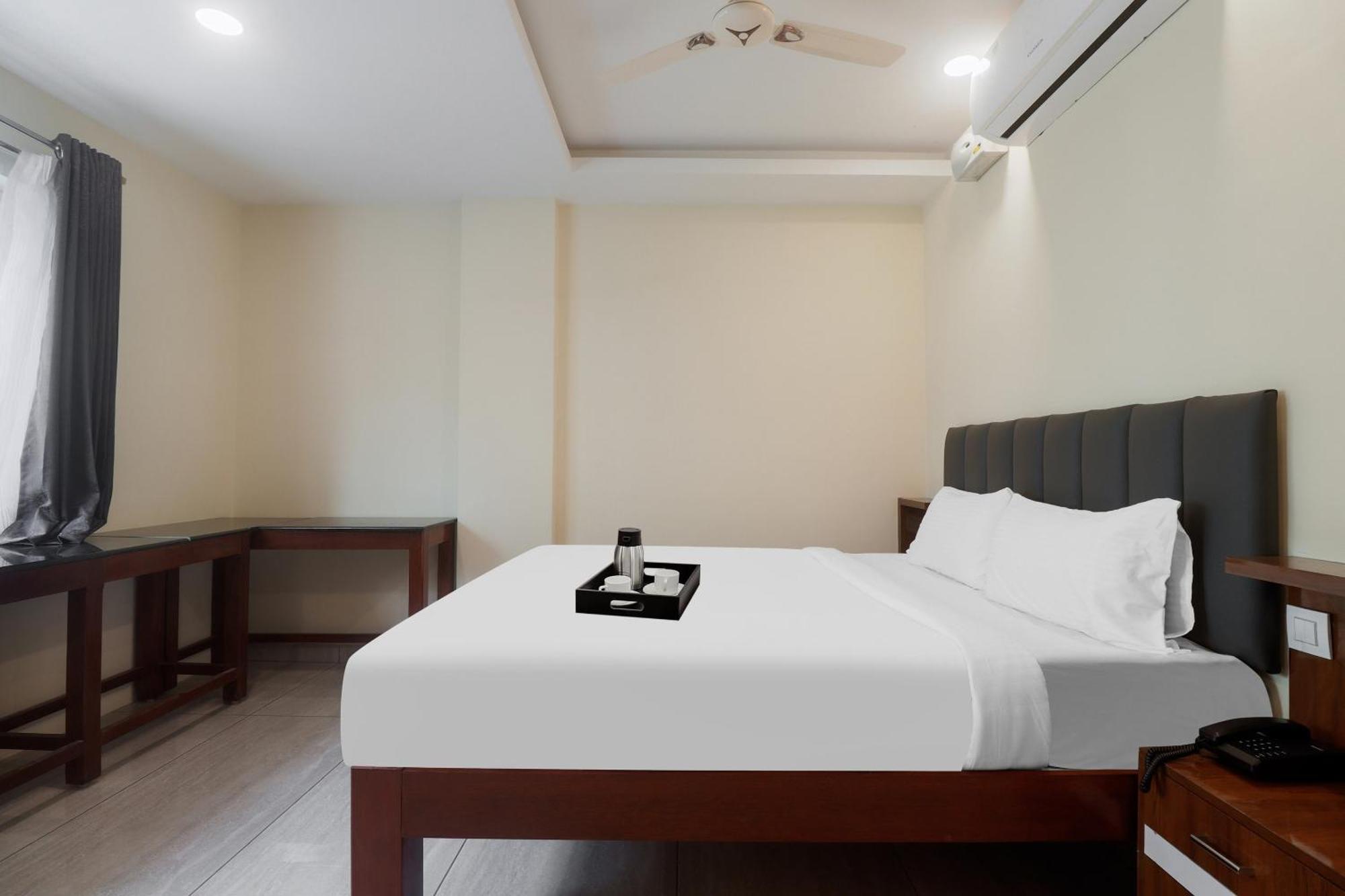 Townhouse Dj Grand Hotel Tirupati Exterior foto