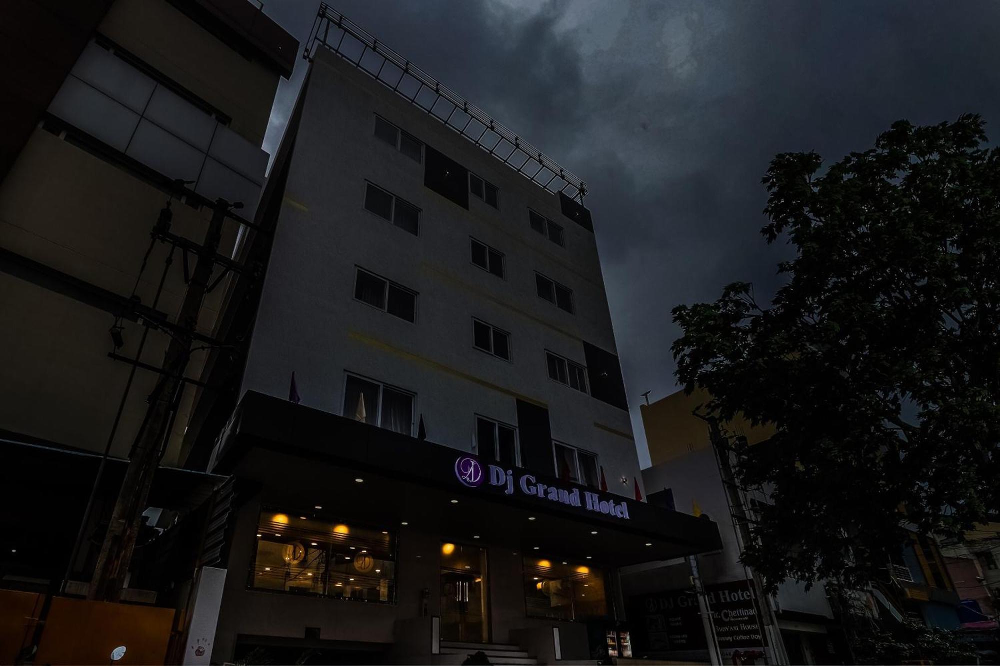 Townhouse Dj Grand Hotel Tirupati Exterior foto