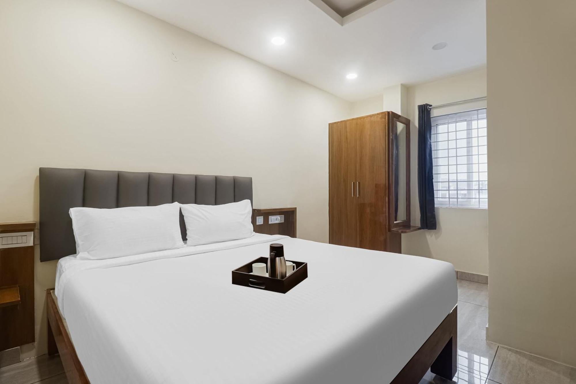 Townhouse Dj Grand Hotel Tirupati Exterior foto