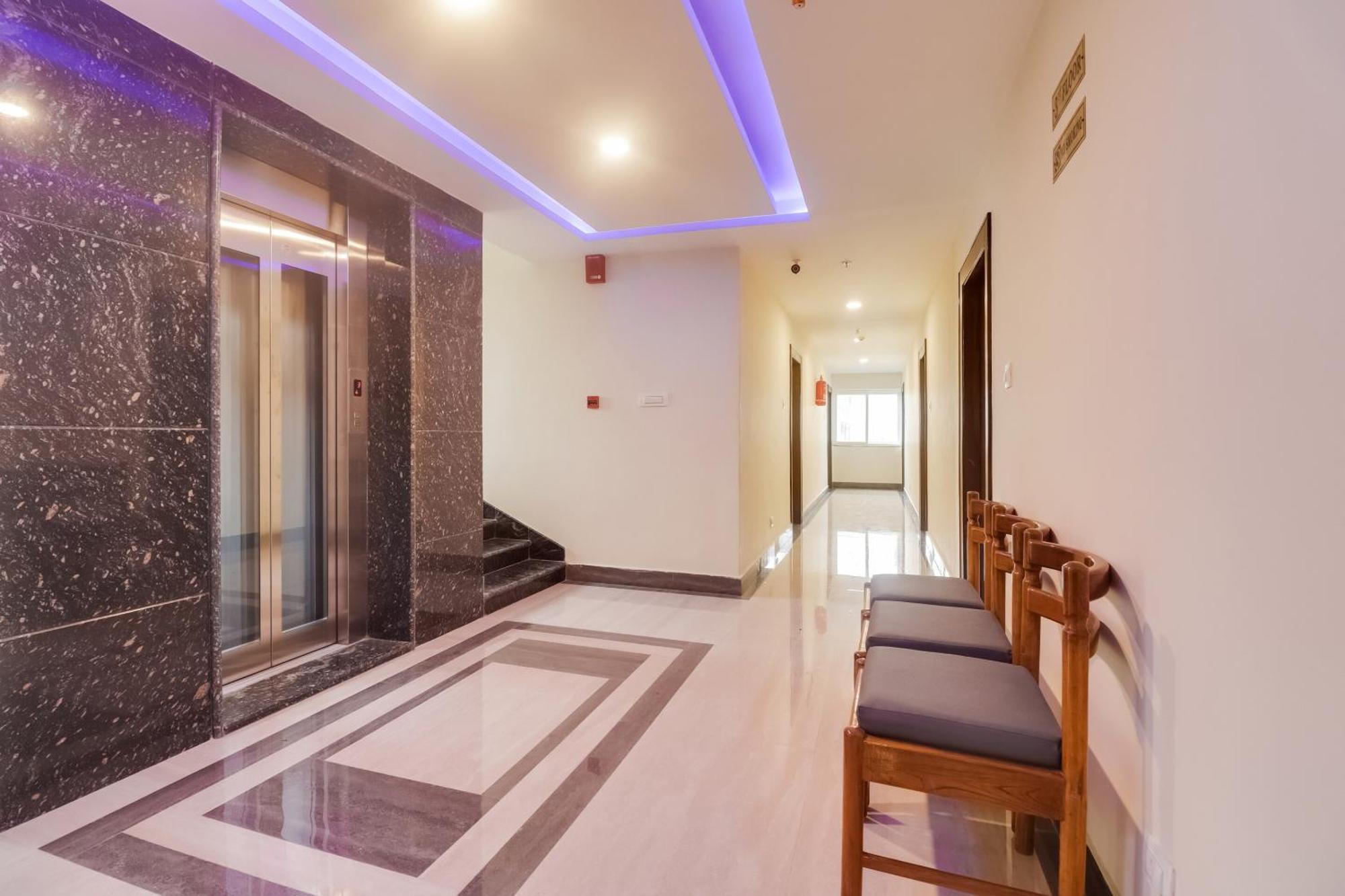 Townhouse Dj Grand Hotel Tirupati Exterior foto