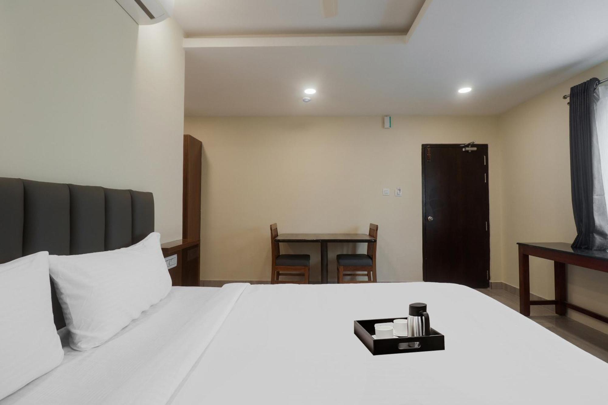 Townhouse Dj Grand Hotel Tirupati Exterior foto