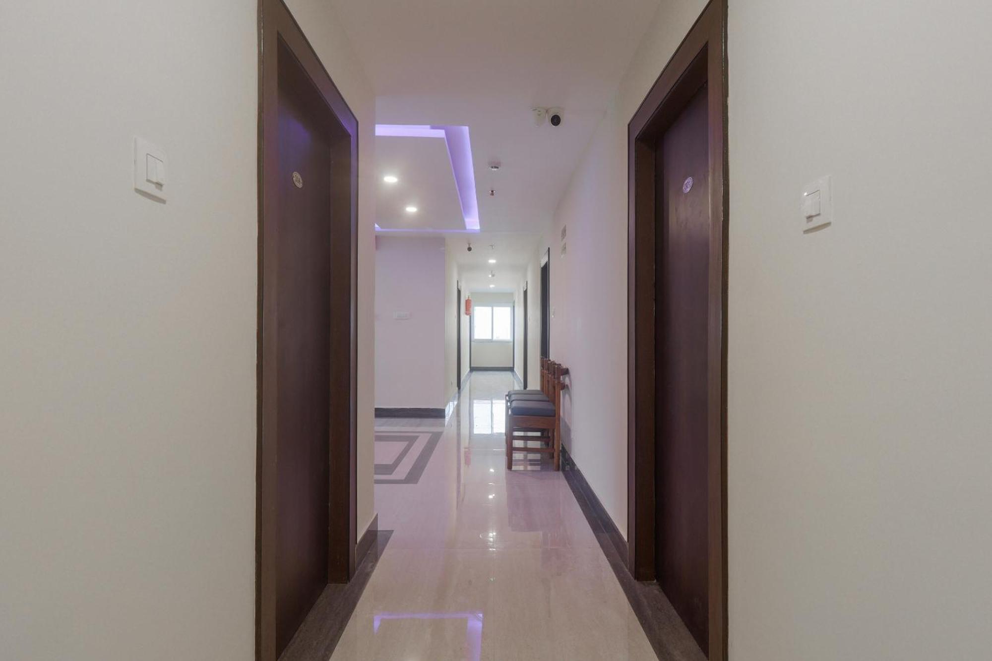 Townhouse Dj Grand Hotel Tirupati Exterior foto