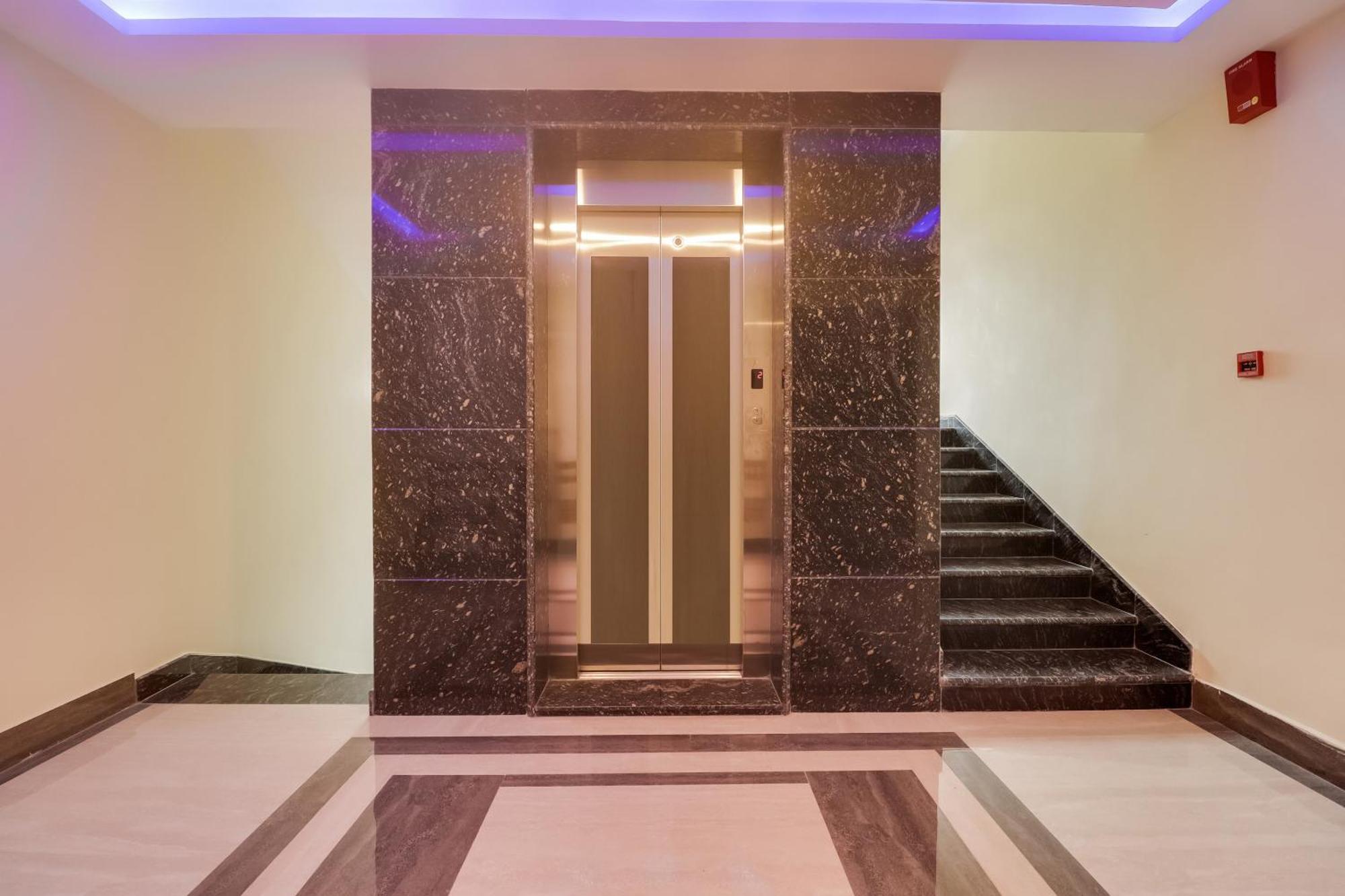 Townhouse Dj Grand Hotel Tirupati Exterior foto