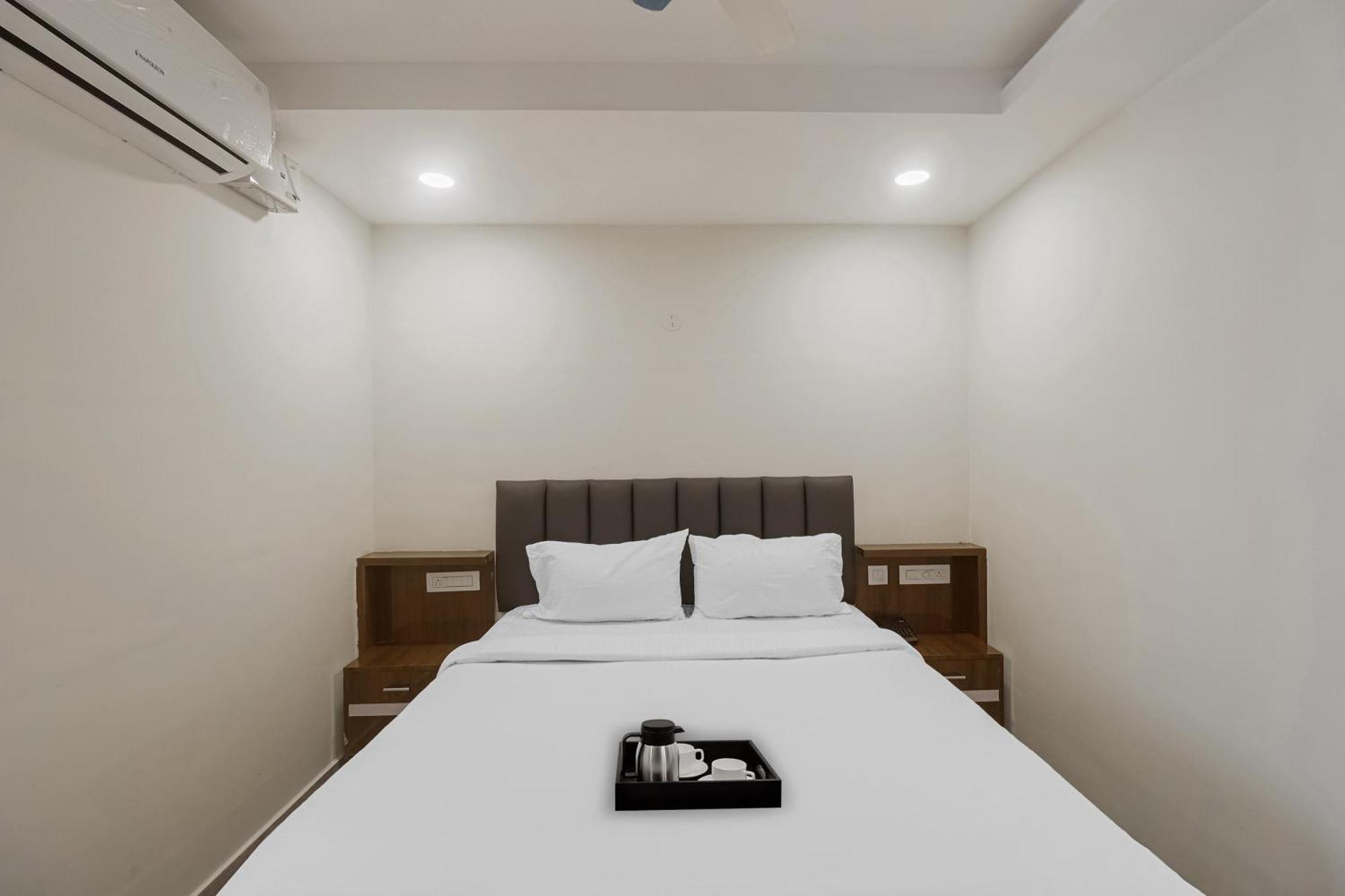 Townhouse Dj Grand Hotel Tirupati Exterior foto