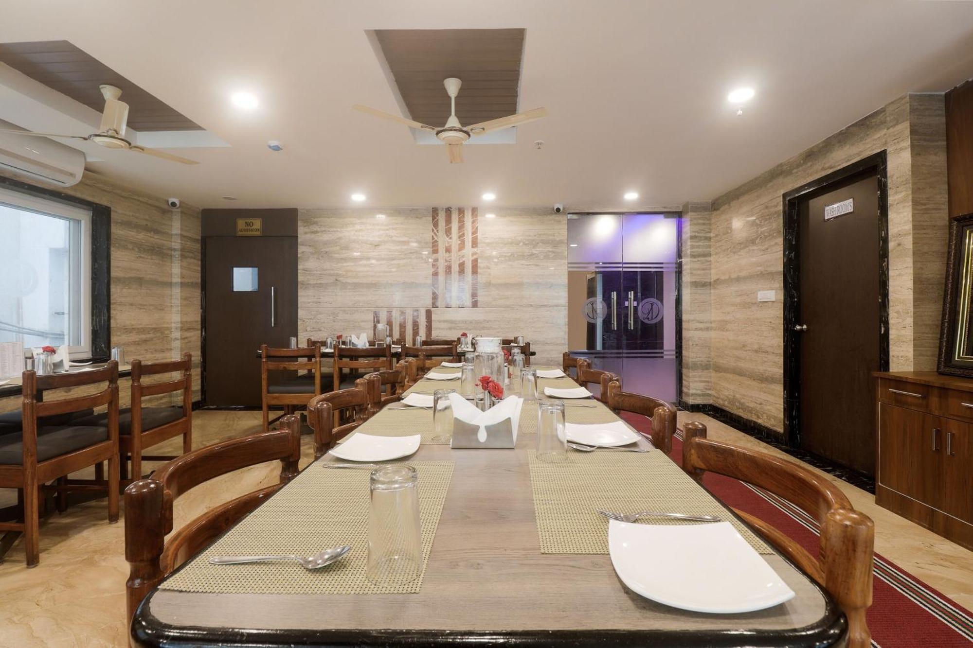 Townhouse Dj Grand Hotel Tirupati Exterior foto